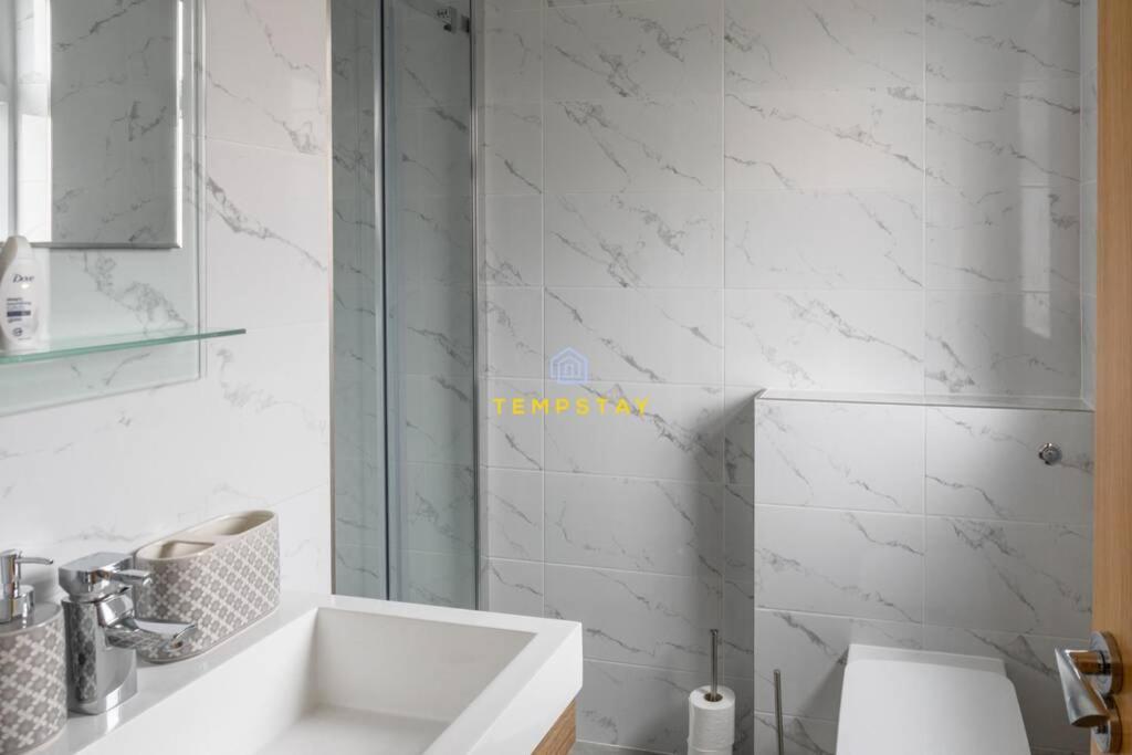 5 Bed/4 Bath At Wembley Stadium & Free Parking London Exteriör bild
